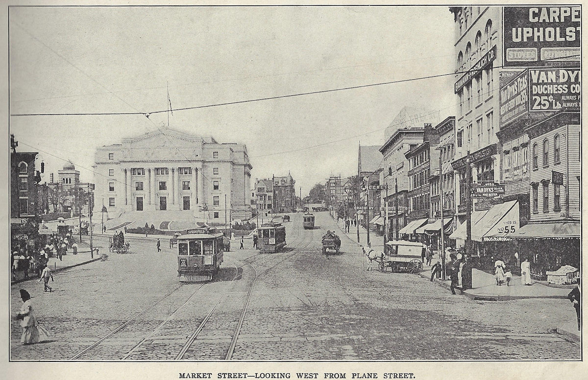 1909
Far left in the photo.
From: "Newark Illustrated 1909-1910" Published by Frank A. Libby 1909
