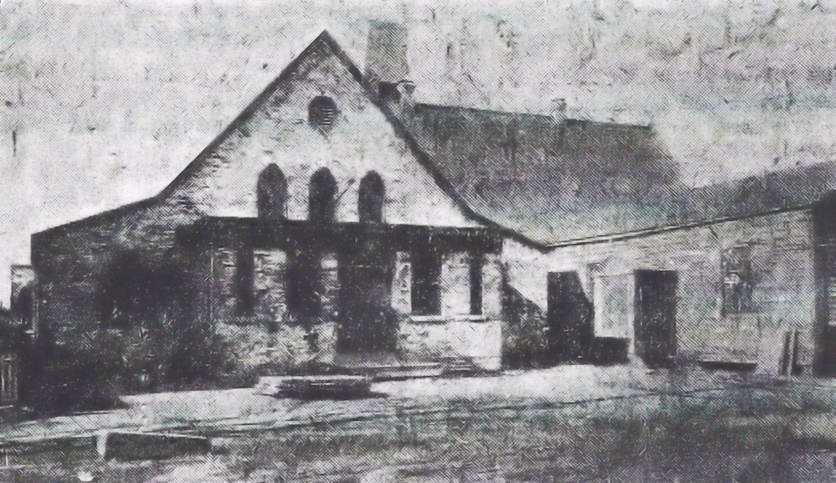 Sunday School & Chapel
Photo taken around 1900 showing the new addition as well as the old Sunday School & Chapel on the right.
